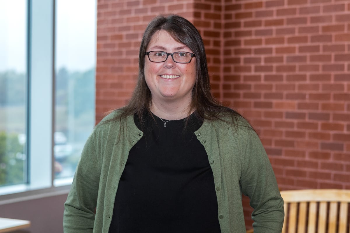 Lauren Hunter CNM head shot.